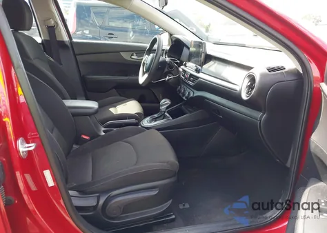 2021 Kia Forte Lxs z USA, uszkodzony, nr VIN 3KPF24AD3ME263805